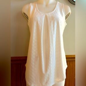 White Eyelet tank top sz Medium, soft, crisp, fresh